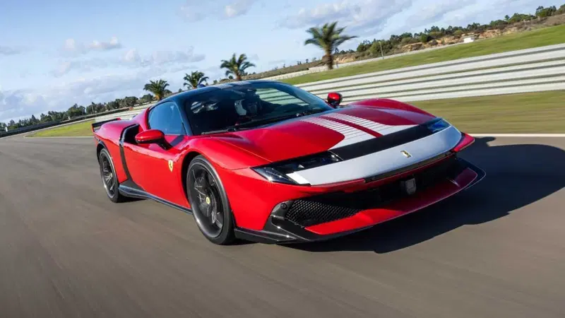 Ferrari 849 Testarossa: 1050 cavalli per la nuova regina ibrida di Maranello [VIDEO]