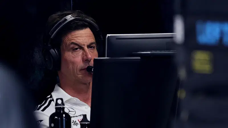 &ldquo;Il motore Mercedes &egrave; legale. Perdono tempo con riunioni e lettere segrete, datevi una mossa&rdquo;: volano stracci tra Wolff e gli altri motoristi F1