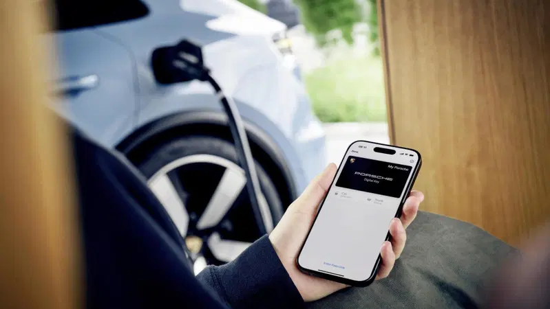 Porsche Macan T elettrica servizi connessi