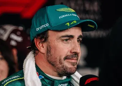 F1. “Adrian Newey? Nota ogni dettaglio”: Fernando Alonso loda l’arma vincente di Aston Martin