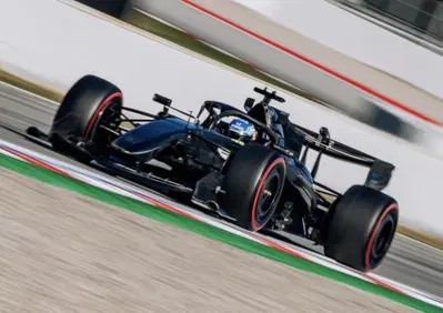 F1. “Non è una gara a chi è più sexy: dice Russell ma l’AMR26 di Newey mette in allerta tutti i rivali