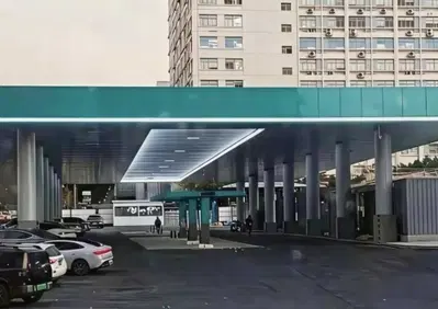 BYD riscrive le regole della ricarica elettrica: 5 minuti per 400 km