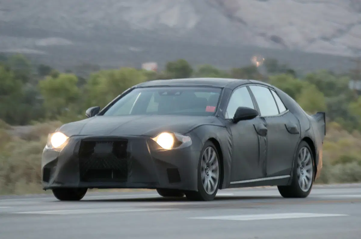 Nuova Lexus LS 2018: i primi scatti spia (2)