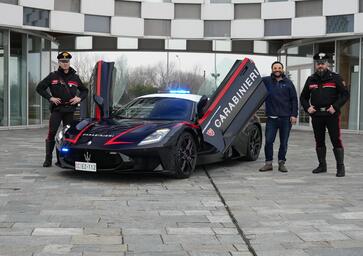 Tutti i segreti della Maserati MCPURA dei Carabinieri (630 CV, 320 km/h) [VIDEO]