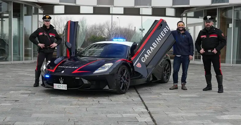 Tutti i segreti della Maserati MCPURA dei Carabinieri (630 CV, 320 km/h) [VIDEO]