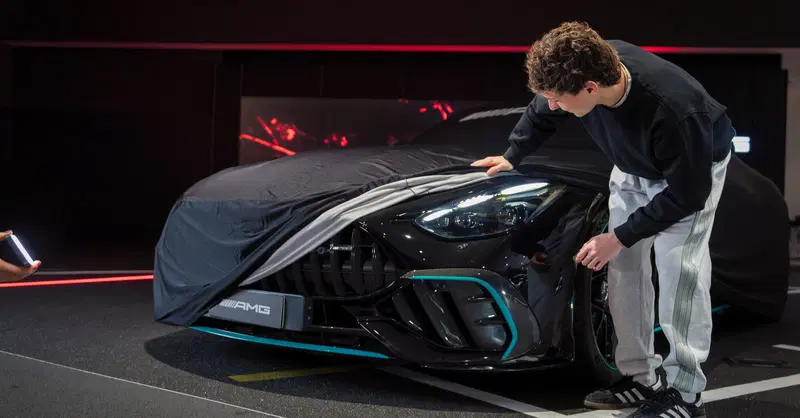Kimi Antonelli riceve la sua seconda Mercedes da sogno: solo 200 al mondo e potenza da 612 CV
