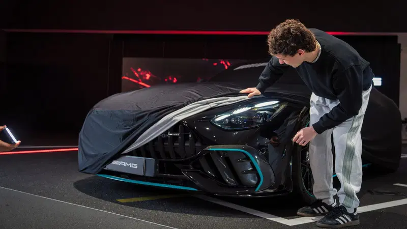 Kimi Antonelli riceve la sua seconda Mercedes da sogno: solo 200 al mondo e potenza da 612 CV