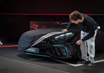 Kimi Antonelli riceve la sua seconda Mercedes da sogno: solo 200 al mondo e potenza da 612 CV