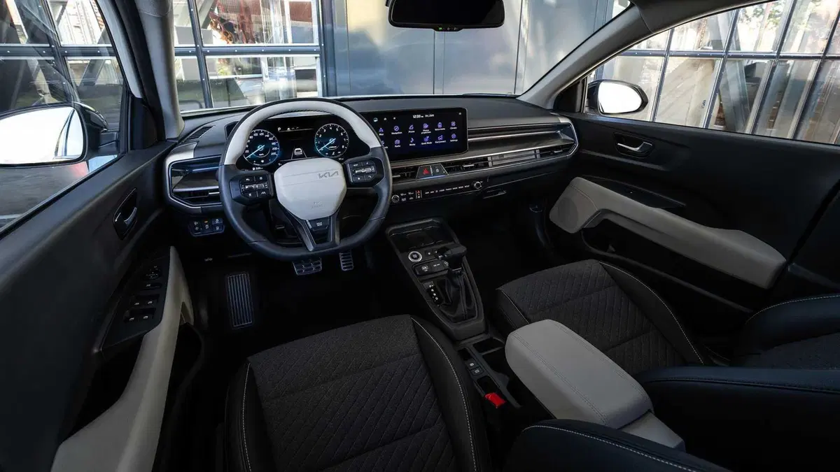 Pro e Contro Kia Stonic 2026: il mild hybrid da 115 CV sorprende (3)