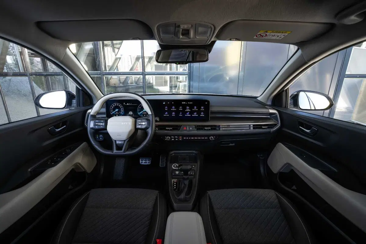 Pro e Contro Kia Stonic 2026: il mild hybrid da 115 CV sorprende (15)