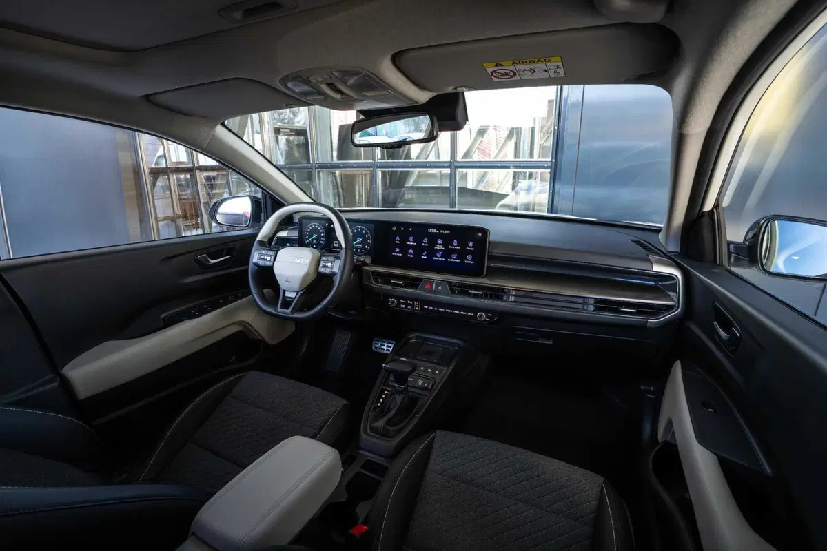 Pro e Contro Kia Stonic 2026: il mild hybrid da 115 CV sorprende (16)