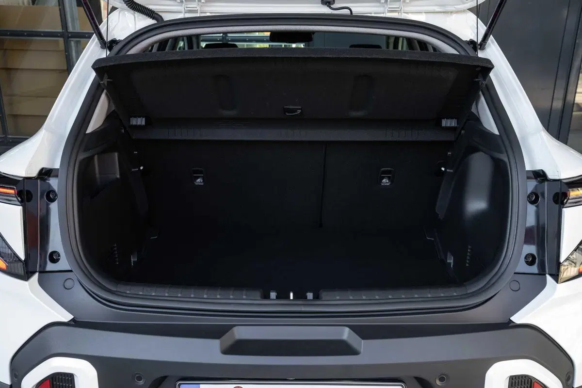 Pro e Contro Kia Stonic 2026: il mild hybrid da 115 CV sorprende (23)