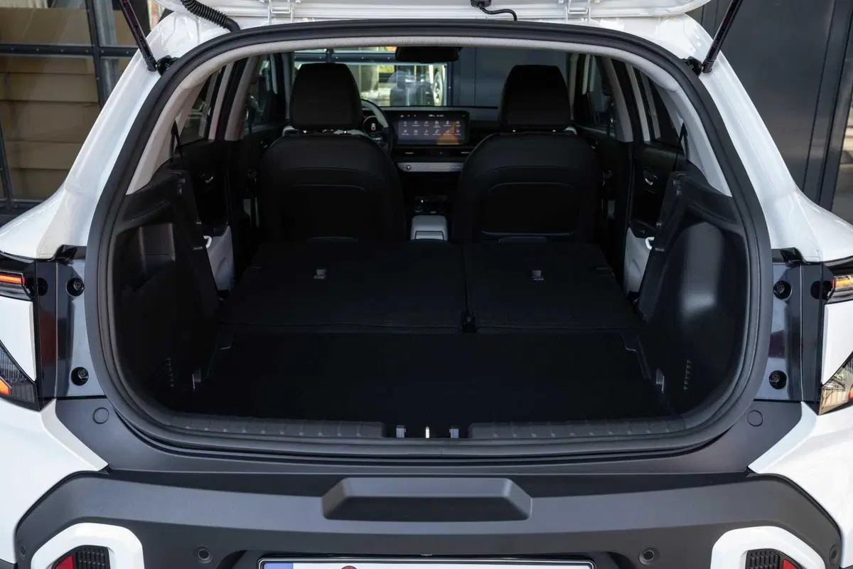 Pro e Contro Kia Stonic 2026: il mild hybrid da 115 CV sorprende (28)