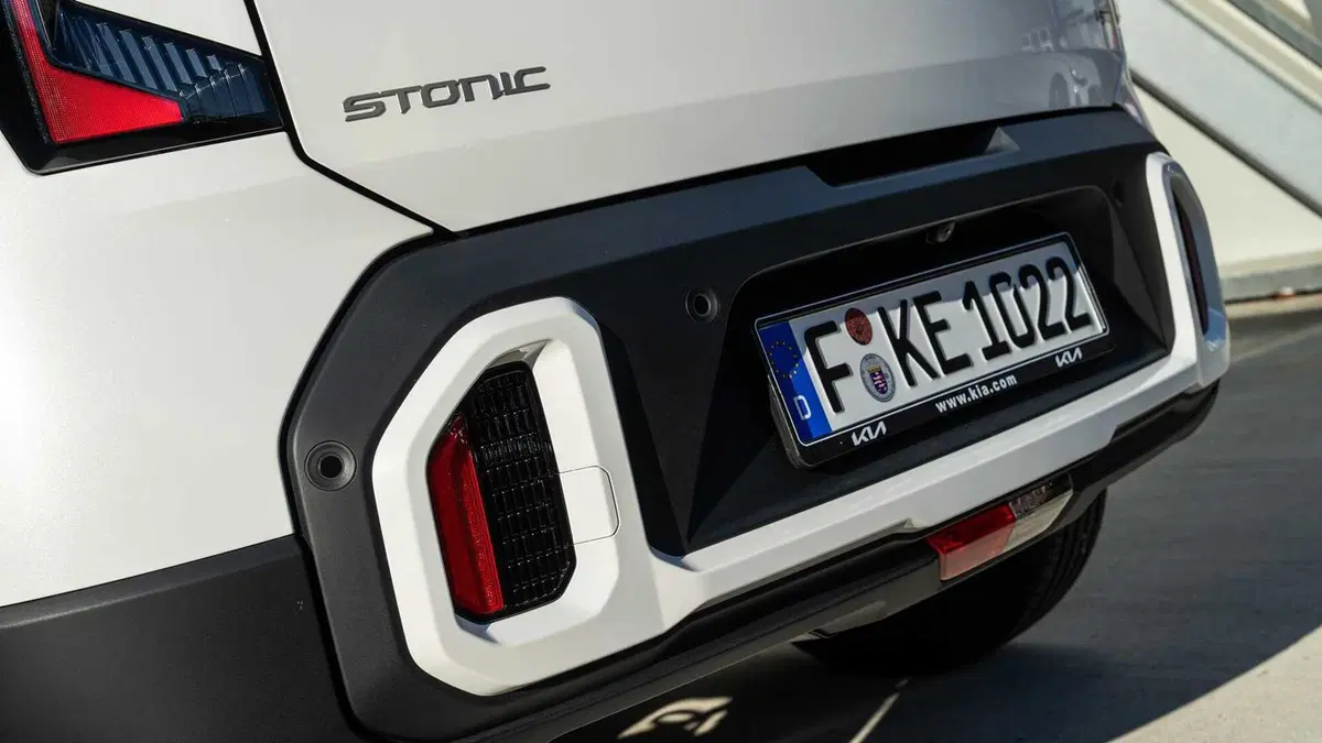 Pro e Contro Kia Stonic 2026: il mild hybrid da 115 CV sorprende (36)