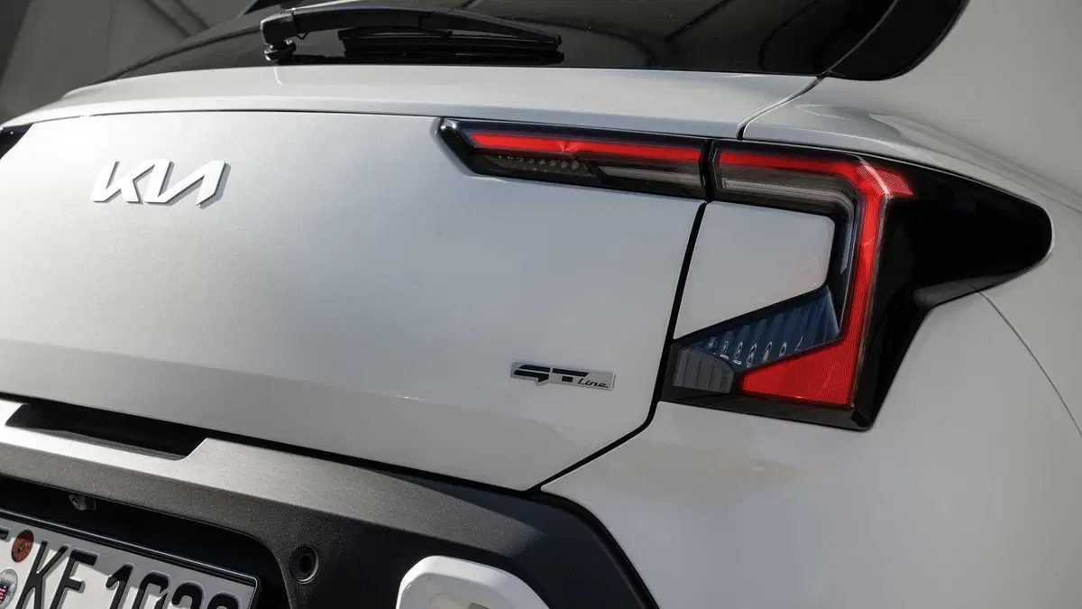 Pro e Contro Kia Stonic 2026: il mild hybrid da 115 CV sorprende (37)