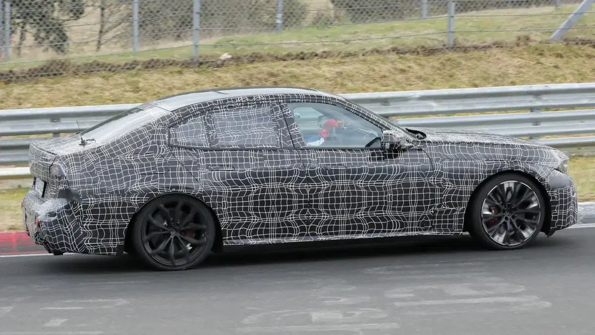 BMW Serie 3 termica: ecco le foto spia (2)