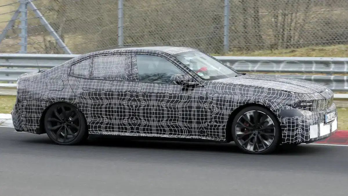 BMW Serie 3 termica: ecco le foto spia (4)
