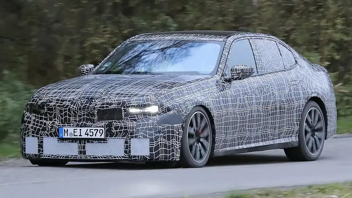 BMW Serie 3 termica: ecco le foto spia (7)