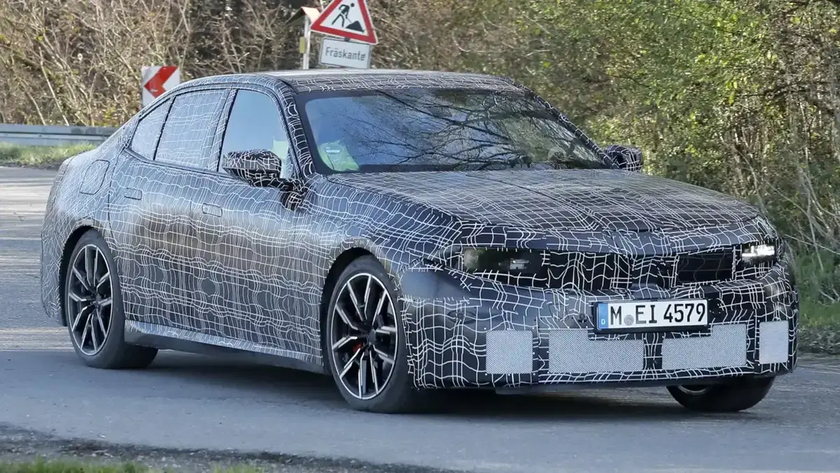 BMW Serie 3 termica: ecco le foto spia (11)