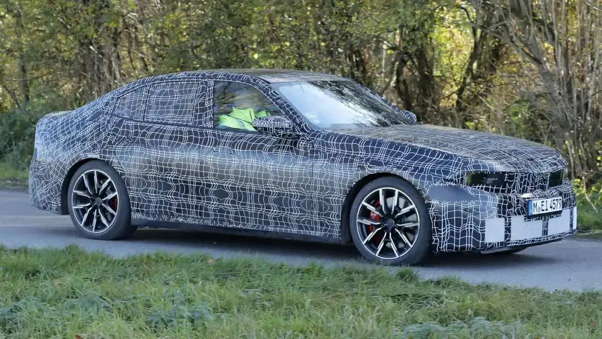 BMW Serie 3 termica: ecco le foto spia (12)