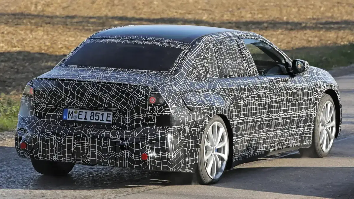 BMW Serie 3 termica: ecco le foto spia (13)