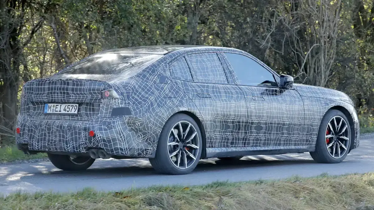 BMW Serie 3 termica: ecco le foto spia (14)