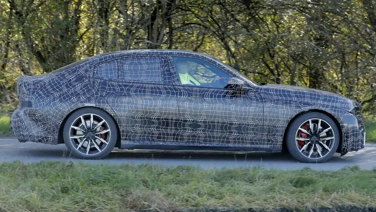 BMW Serie 3 termica: ecco le foto spia (15)