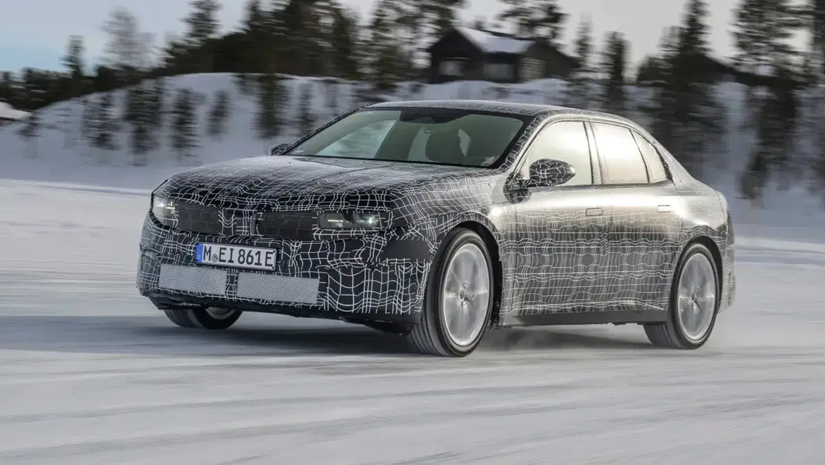 Nuova BMW i3 elettrica svelata: dettagli e immagini ufficiali (5)