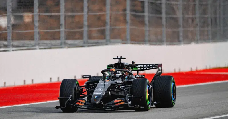 &ldquo;Senna e Schumacher? Avrebbero adorato queste F1&rdquo;: Brundle spiega perch&eacute; il regolamento 2026 &egrave; da veri fuoriclasse