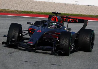 F1 2026, Patrese frena Audi e punge Ferrari: “Vincere è durissimo, c’è chi aspetta da 20 anni”
