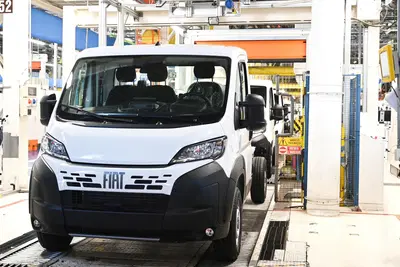 Renault accantona 100 milioni per le emissioni dei furgoni, ma anche Stellantis rischia il conto salato...
