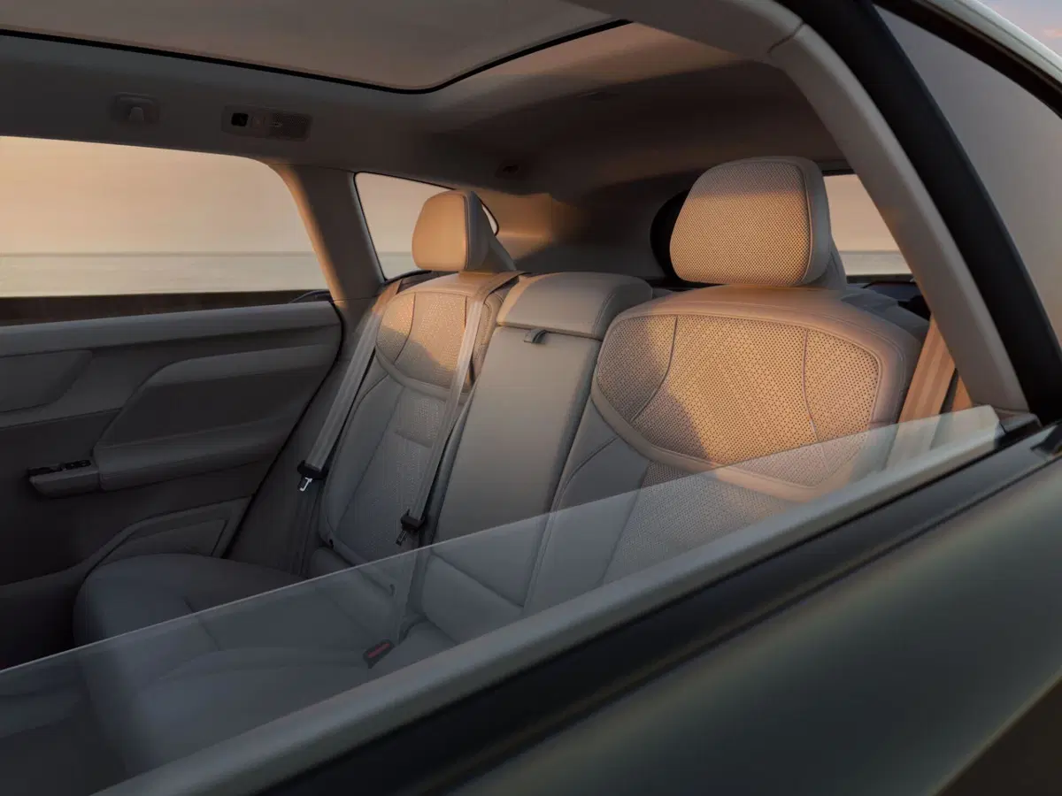 Volvo EX60: l'erede 100% a batteria della XC60 (7)
