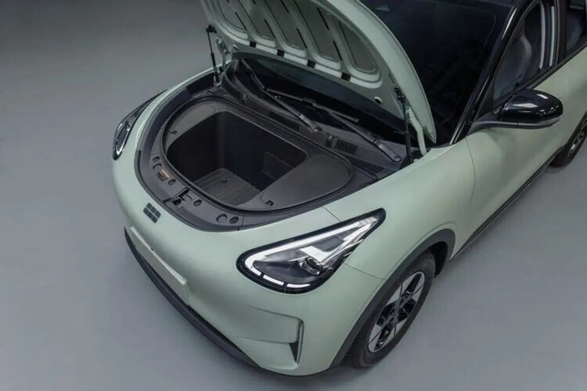 L’auto elettrica più venduta in Cina arriva in Europa a meno di 25.000 euro: ecco la Geely EX2 (12)
