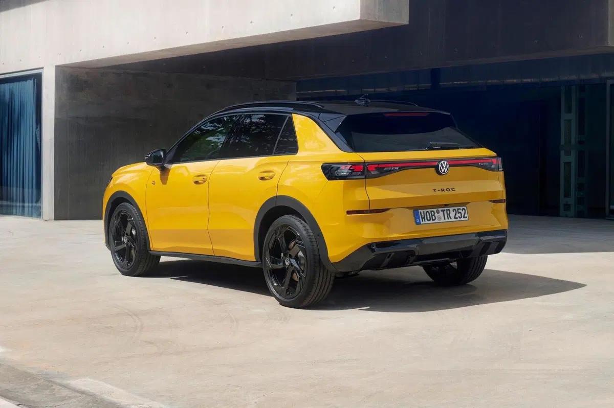 Volkswagen T-Roc: nel 2026 anche full hybrid (3)