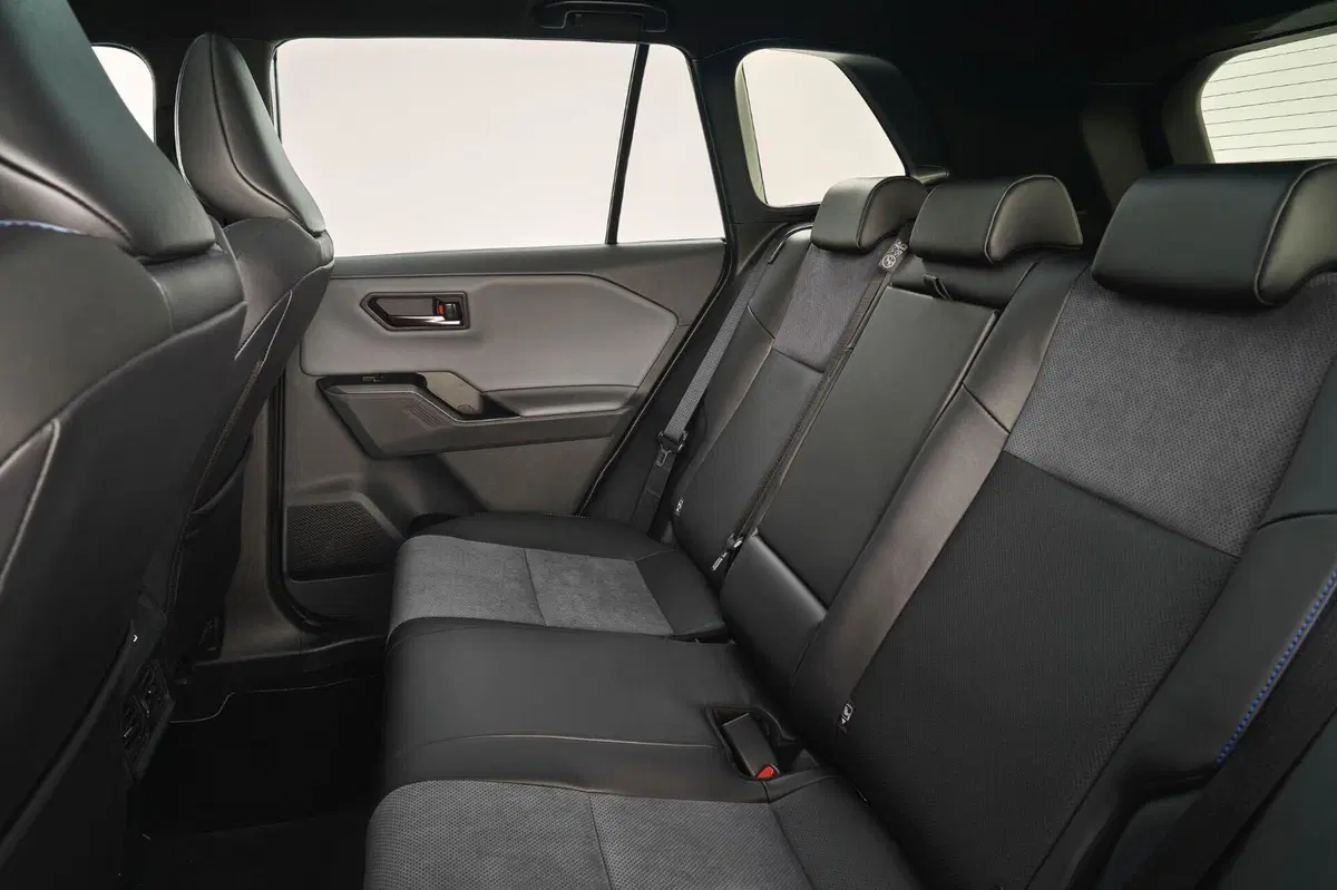Toyota RAV4: la sesta generazione è tutta nuova (11)