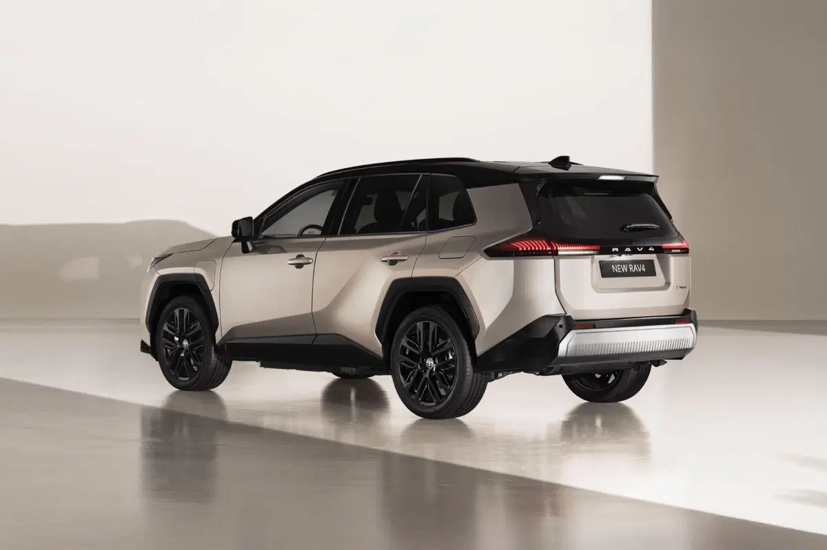 Toyota RAV4: la sesta generazione è tutta nuova (3)