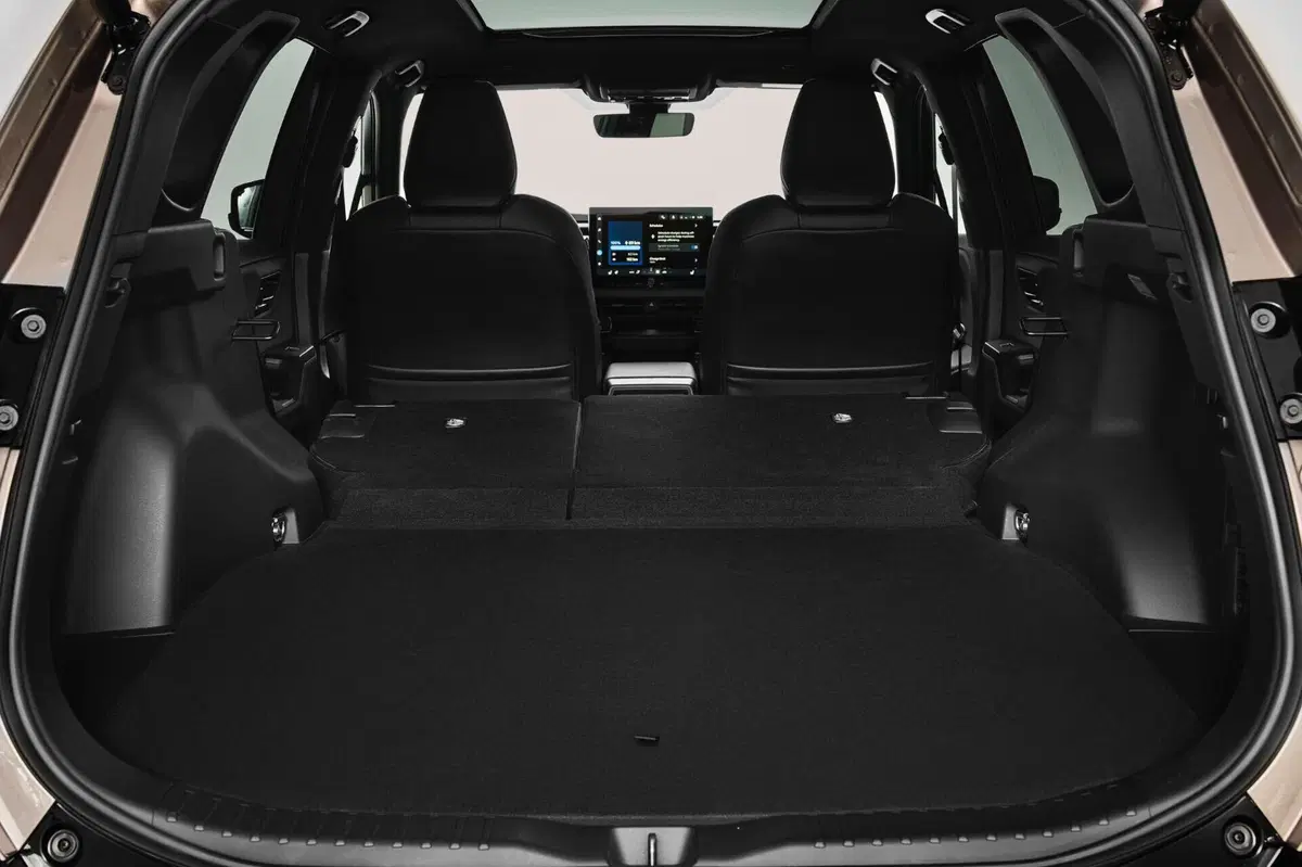 Toyota RAV4: la sesta generazione è tutta nuova (12)
