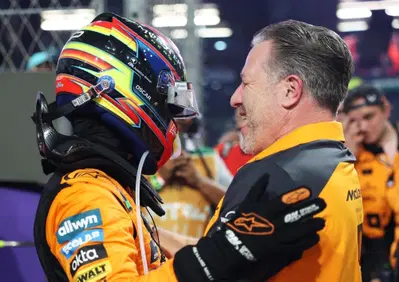 F1. Zak Brown: “Norris? Era troppo severo con sé stesso, ora vuole continuare a vincere. Piastri? Ha sempre ricevuto un trattamento equo”