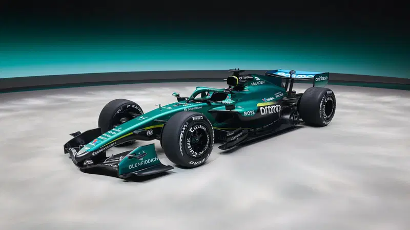 F1 2026, Aston Martin AMR26: svelata la prima monoposto di Adrian Newey alla World Centre of Culture