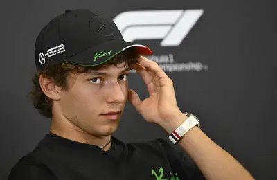 Notte di paura per Kimi Antonelli prima dei test F1 in Bahrain: incidente a San Marino