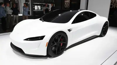 Tesla Roadster, l&rsquo;attesa sta per finire: reveal in pista ad aprile dopo oltre dieci anni di sviluppo
