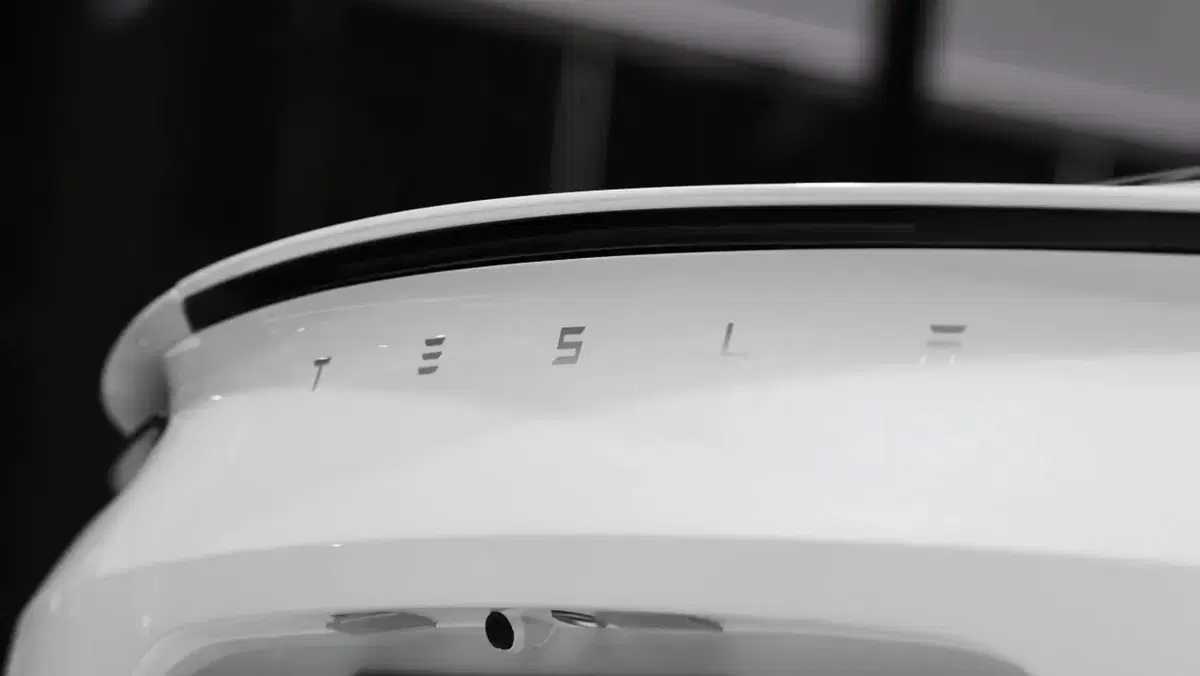 Tesla Roadster, l’attesa sta per finire: reveal in pista ad aprile dopo oltre dieci anni di sviluppo (5)