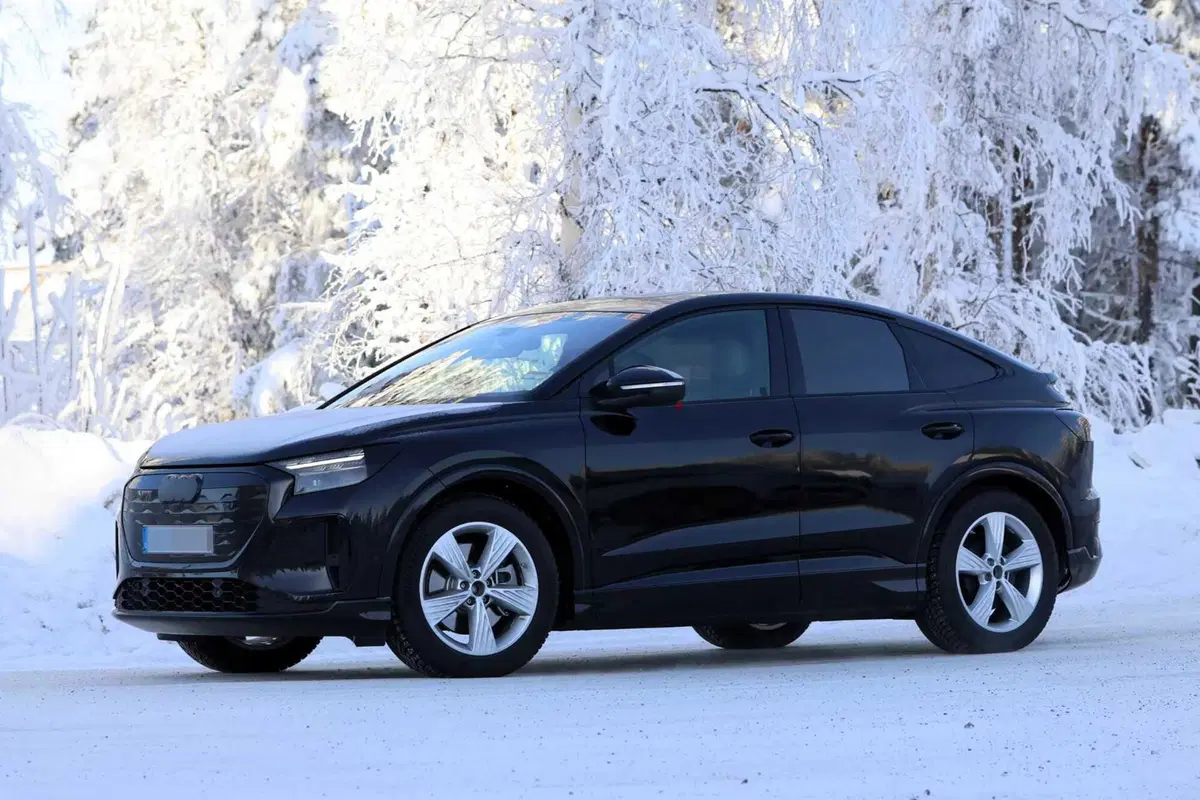 Nuova Audi Q4 e-tron 2026: il restyling nasconde più di quanto sembri (6)