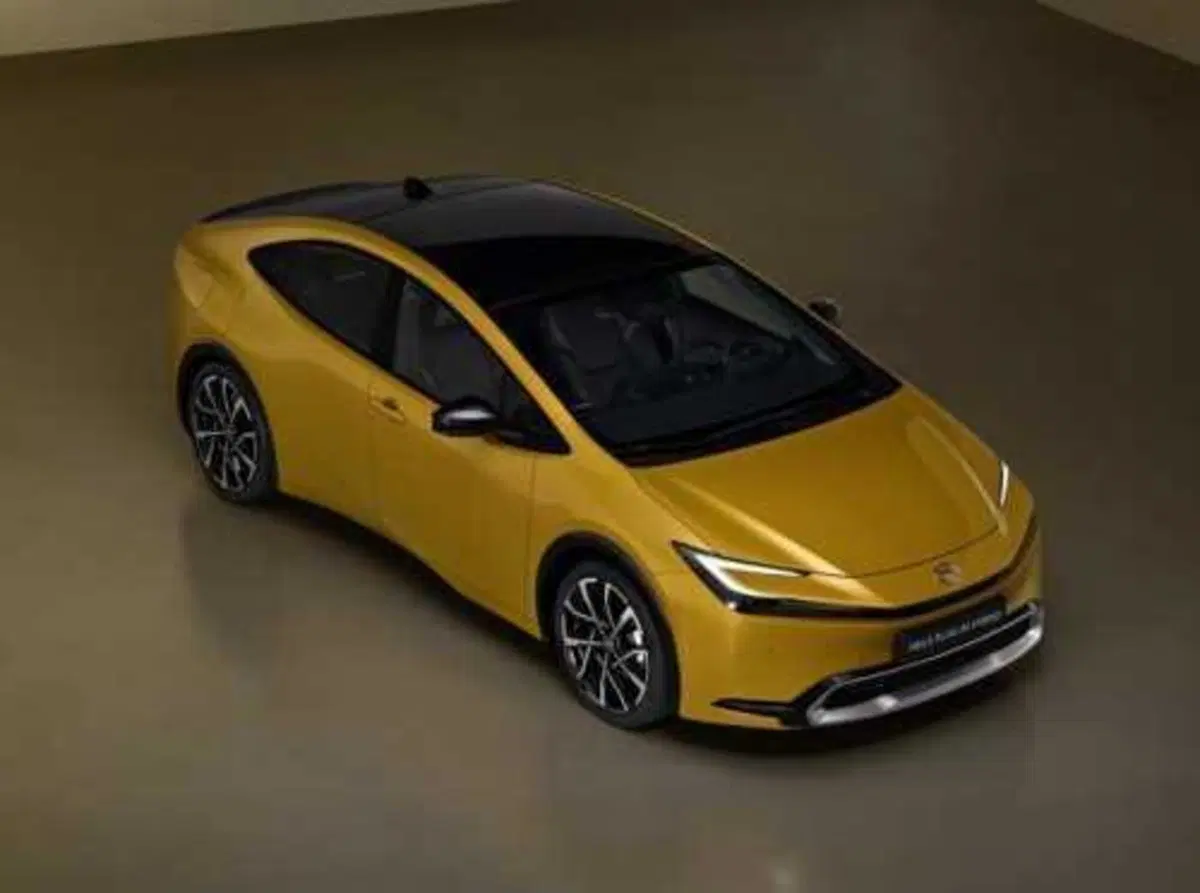 Toyota Prius 2023 di QUINTA generazione: cambia tutto e in MEGLIO (13)
