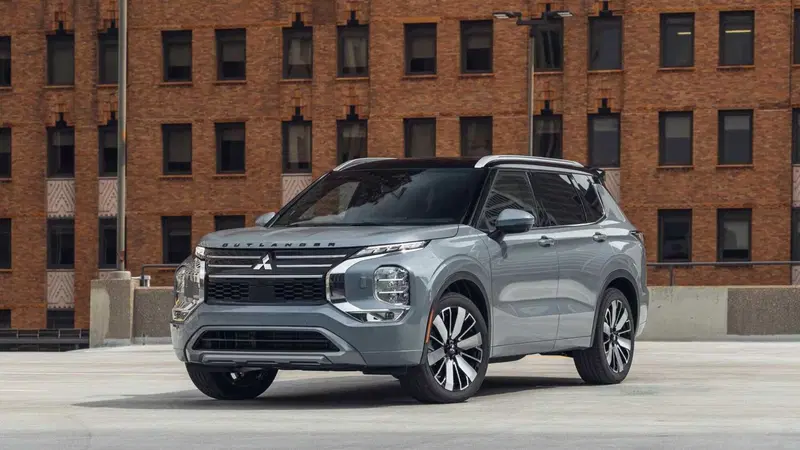 Mitsubishi Outlander (2026-->>)