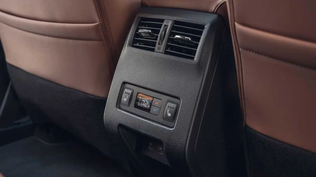 Mitsubishi Outlander (2026-->>) (22)