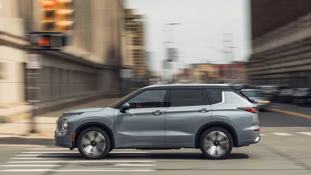 Mitsubishi Outlander (2026-->>) (6)