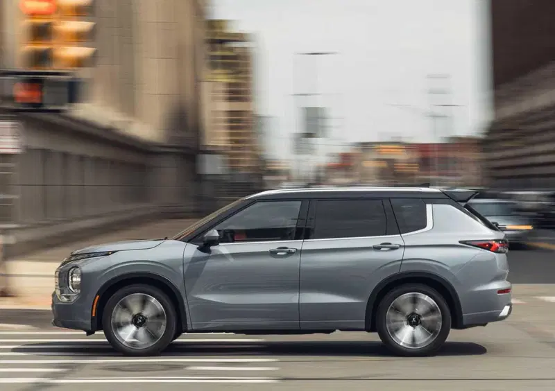 Mitsubishi Outlander (2026-->>) (6)