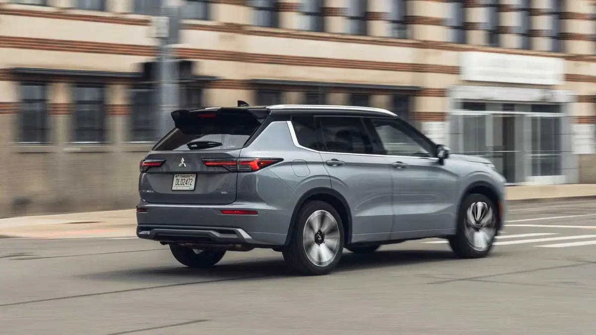 Mitsubishi Outlander (2026-->>) (5)