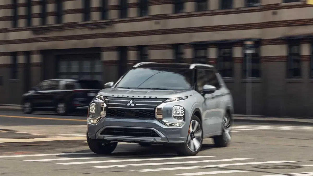 Mitsubishi Outlander (2026-->>) (3)